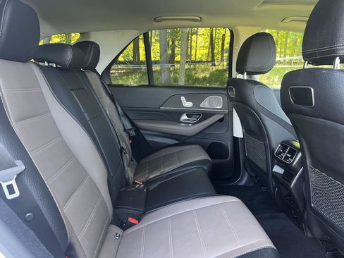 Used 2020 Mercedes-Benz GLE 450 4MATIC w/ AMG Line Exterior image 26