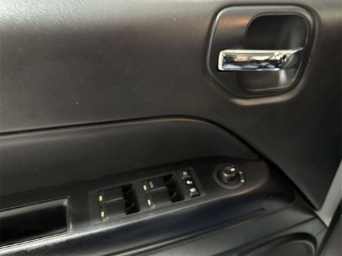 Used 2015 Jeep Patriot High Altitude image 19