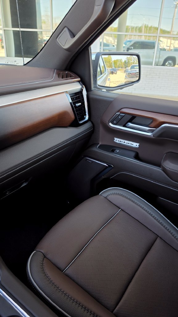 Used 2023 GMC Sierra 1500 Denali w/ Denali Reserve Package AWD/4WD image 13
