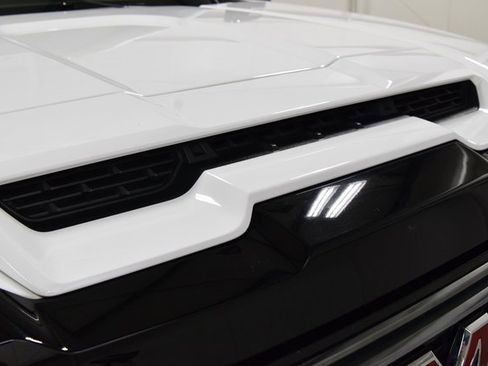 Used 2024 GMC Sierra 2500 AT4 w/ AT4 Premium Plus Package image 14