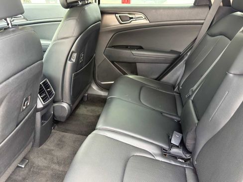 Certified 2025 Kia Sportage EX FWD image 28