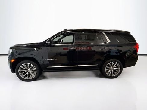 Used 2021 GMC Yukon Denali w/ Denali Premium Package image 9