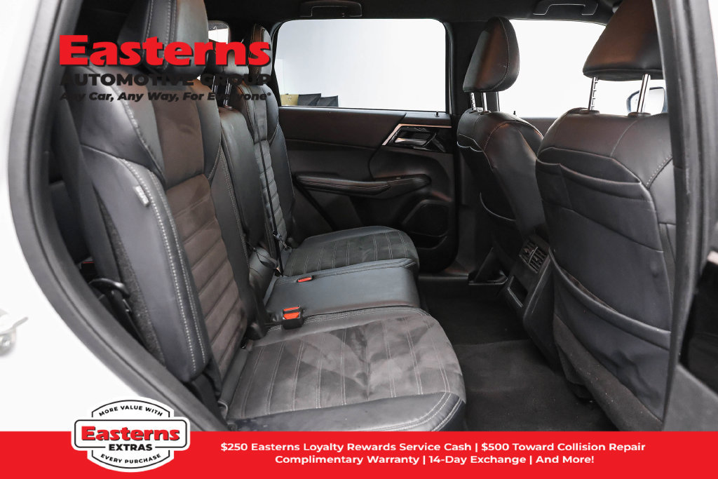 Used 2023 Mitsubishi Outlander SE AWD/4WD image 23