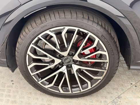 Used 2025 Audi SQ5 Prestige image 11