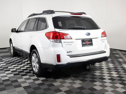 Used 2012 Subaru Outback 2.5i Premium w/ All-Weather Pkg image 5