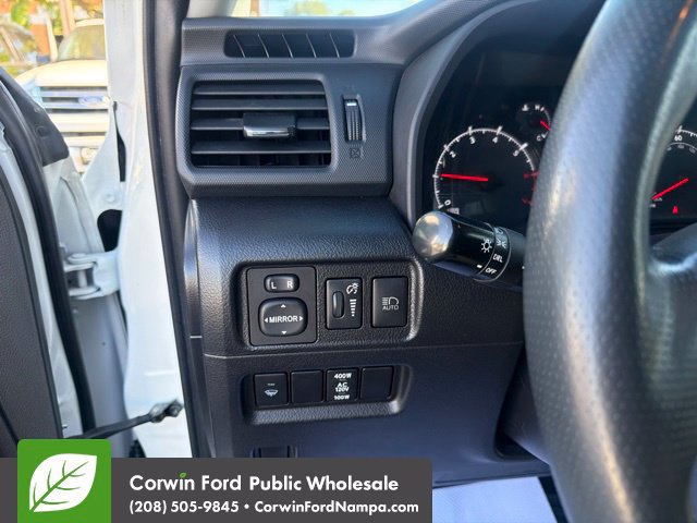 Used 2021 Toyota 4Runner SR5 AWD/4WD image 15