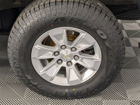 Used 2021 Chevrolet Silverado 1500 LT w/ Safety Package II image 8