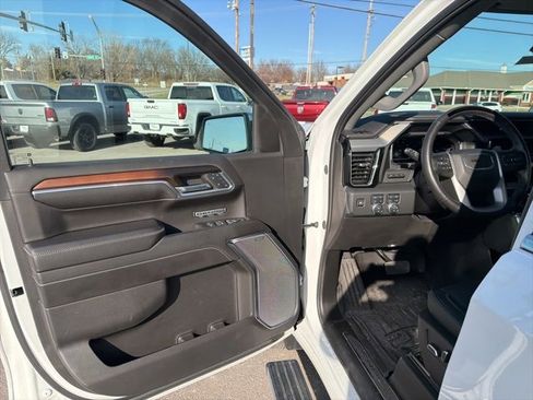 Used 2024 GMC Sierra 1500 Denali image 42