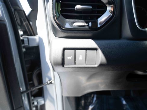 Used 2025 Honda Pilot Touring image 11