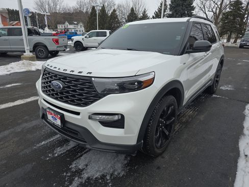 Used 2023 Ford Explorer ST-Line w/ Class IV Trailer Tow Package image 4