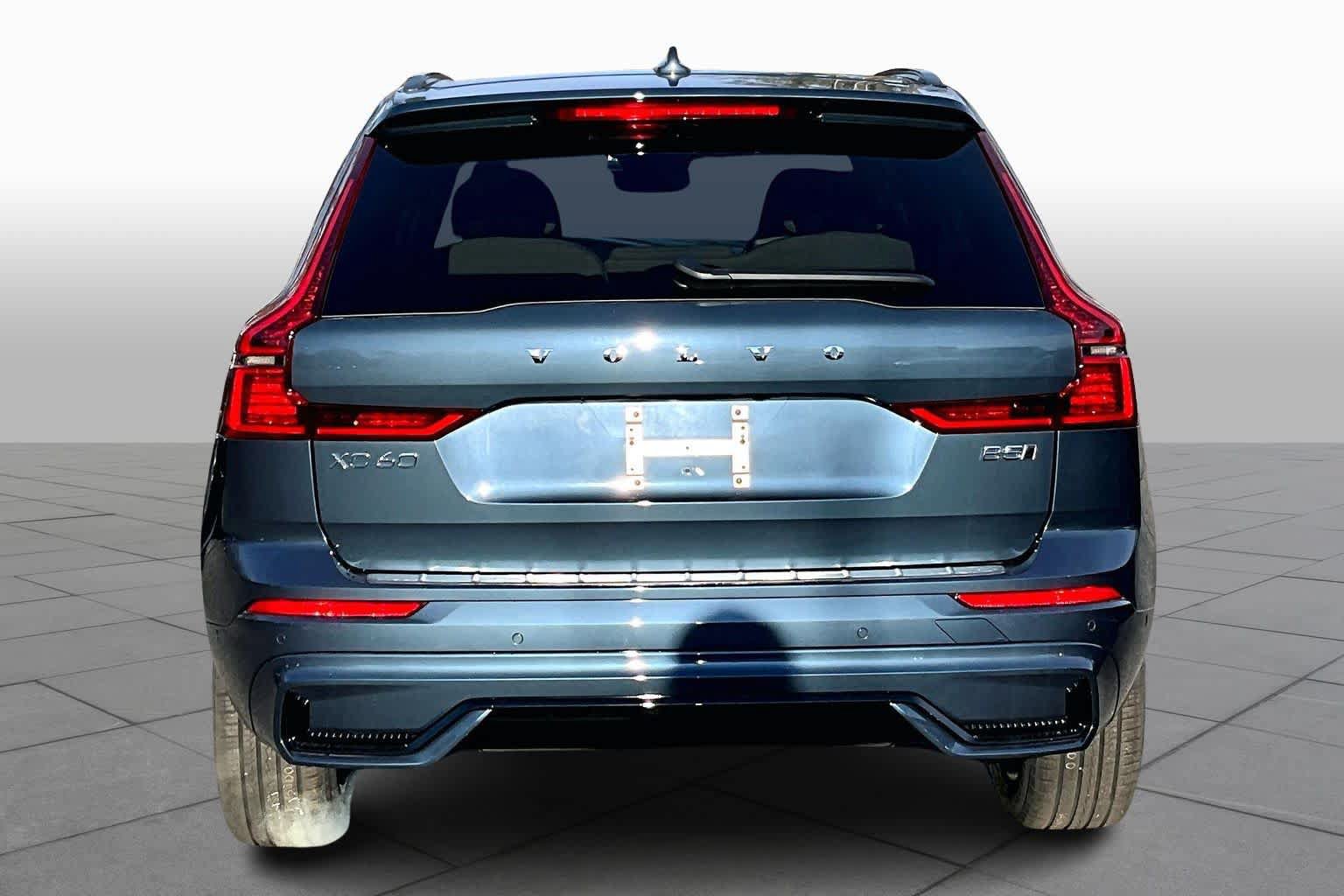 New 2026 Volvo XC60 B5 Plus w/ Protection Package Premier AWD/4WD image 4