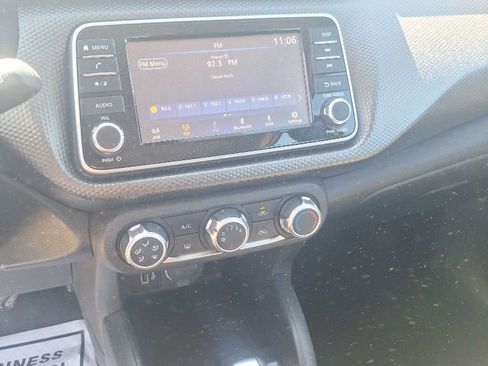 Used 2020 Nissan Kicks S FWD image 11