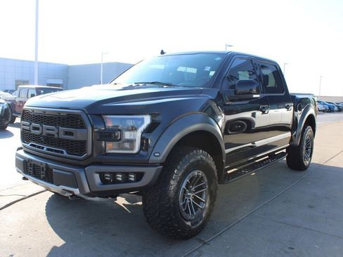 Used 2019 Ford F150 Raptor w/ Equipment Group 802A Luxury image 3
