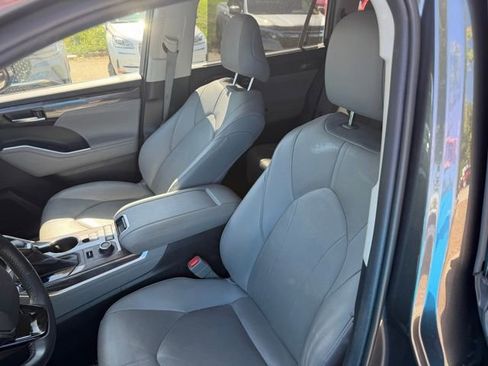 Used 2020 Toyota Highlander Limited AWD/4WD image 9