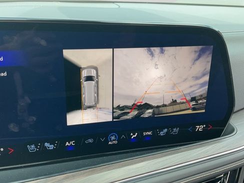 Used 2025 Chevrolet Suburban Premier AWD/4WD image 24