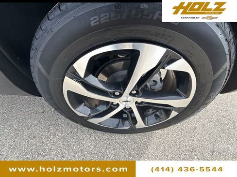 Used 2024 Chevrolet Trax RS w/ Driver Confidence Package image 29