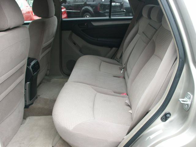 Used 2005 Toyota 4Runner SR5 AWD/4WD image 7