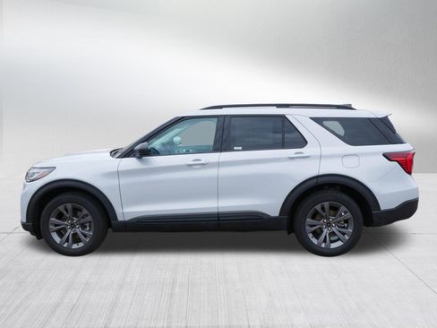 Used 2026 Ford Explorer Active w/ Active Comfort Package AWD/4WD image 4