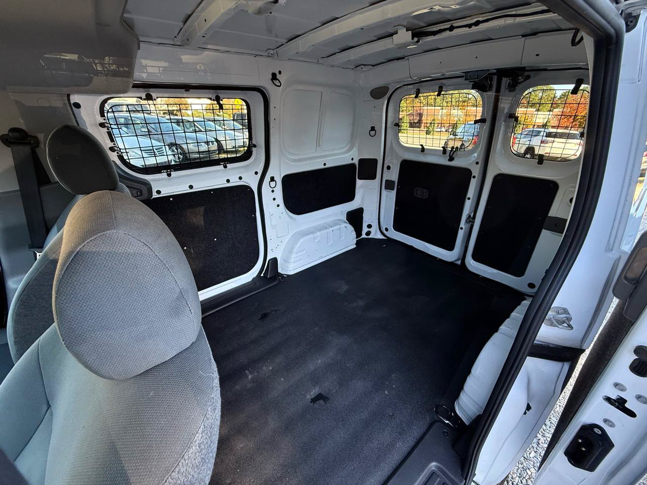 Used 2020 Nissan NV200 SV w/ Sliding Glass Door Package FWD image 25