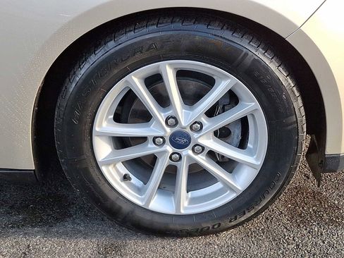 Used 2017 Ford Focus SE image 8