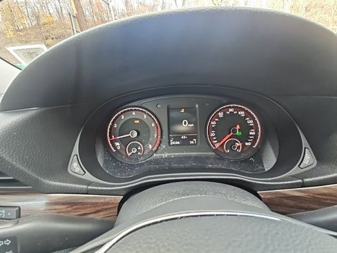 Used 2022 Volkswagen Passat 2.0T image 8