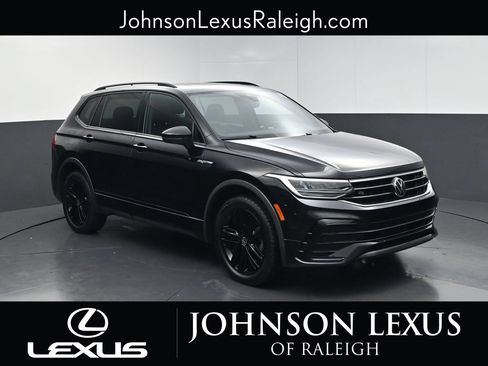 Used 2022 Volkswagen Tiguan SE R-Line AWD/4WD image 3