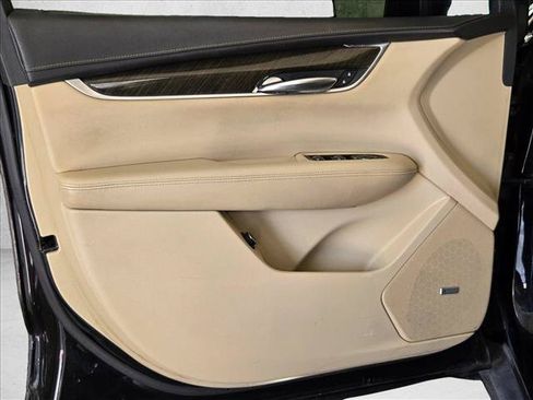 Used 2018 Cadillac XT5 FWD image 10