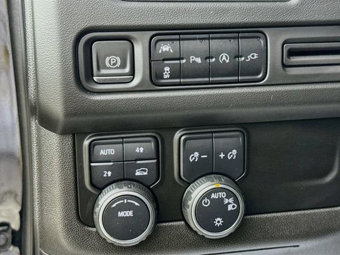 Used 2021 Chevrolet Tahoe RST w/ Luxury Package AWD/4WD image 11