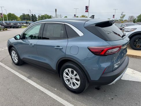 Used 2023 Ford Escape Active w/ Tech Pack #2 AWD/4WD image 6