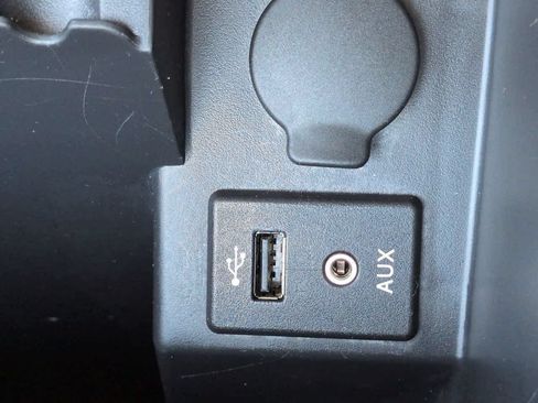 Used 2016 Nissan Frontier SV RWD image 19