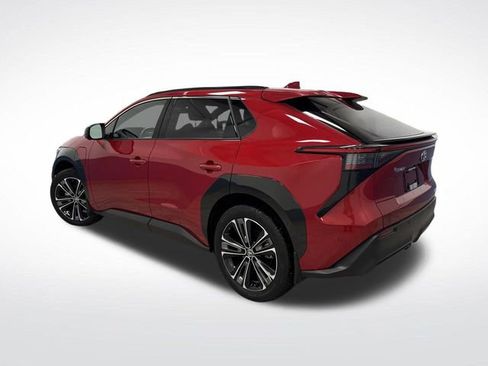 Used 2024 Toyota bZ4X Limited image 3