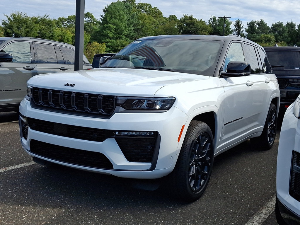 New 2027 Jeep Grand Cherokee Summit AWD/4WD image 1