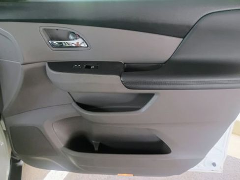 Used 2017 Honda Odyssey EX-L image 38