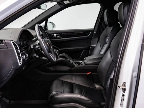 Certified 2020 Porsche Cayenne AWD/4WD image 5
