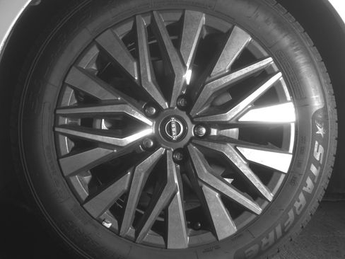 Used 2025 Nissan Altima 2.5 SV FWD image 12