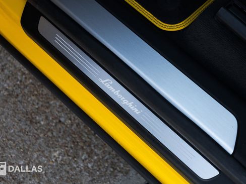 Used 2021 Lamborghini Urus image 20