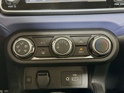 Used 2023 Nissan Versa SV image 23