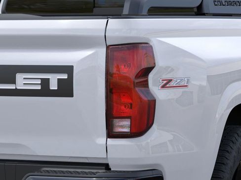 New 2025 Chevrolet Colorado Z71 w/ Midnight Edition image 11