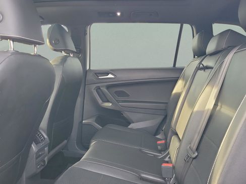 Used 2021 Volkswagen Tiguan SE R-Line image 29