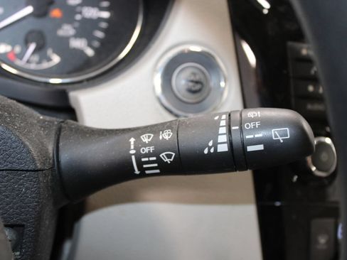 Used 2020 Nissan Rogue Sport SV FWD image 23