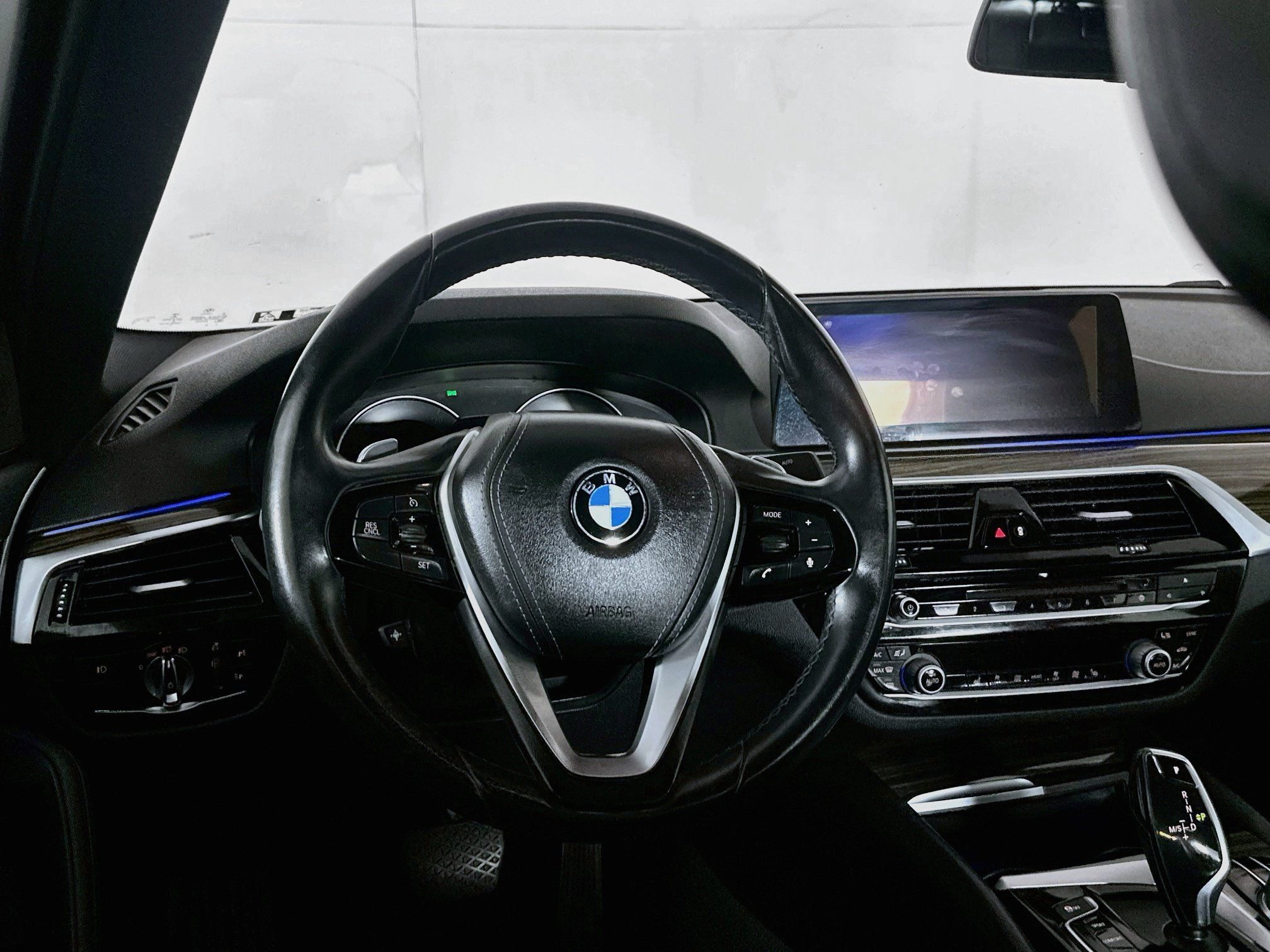 Used 2018 BMW 530e RWD image 17