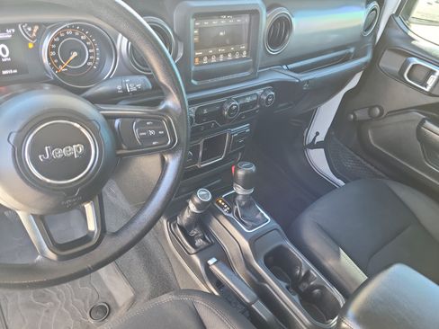 Used 2023 Jeep Gladiator Sport image 12