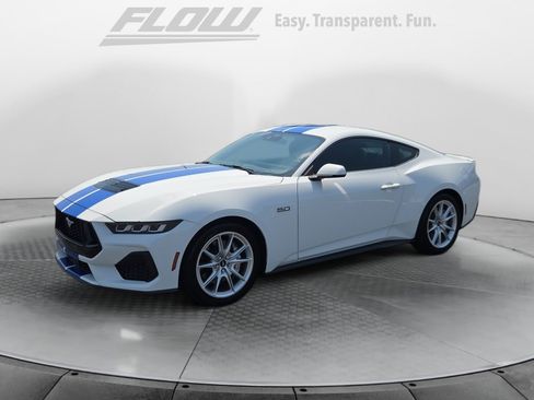 Used 2024 Ford Mustang GT Premium RWD image 4