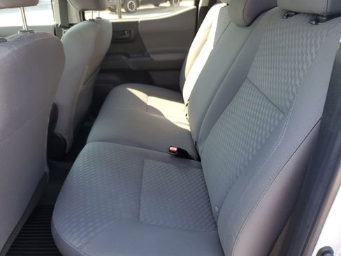 Certified 2022 Toyota Tacoma SR w/ SR Convenience Package image 12