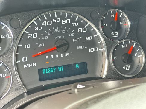 Used 2025 Chevrolet Express 2500 Extended w/ Driver Convenience Package RWD image 15