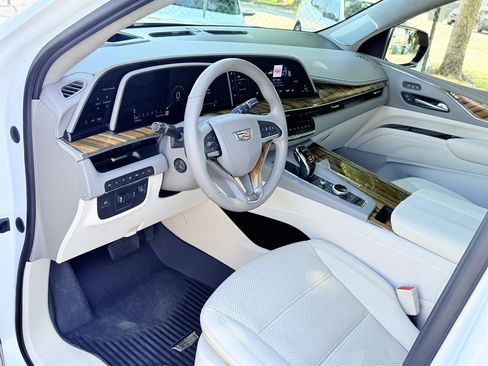 Used 2021 Cadillac Escalade ESV Premium Luxury Platinum AWD/4WD image 7