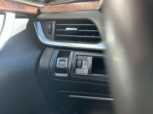 Used 2019 Cadillac XTS Luxury image 16