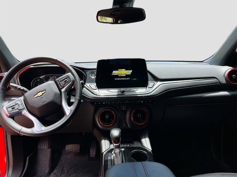 Used 2024 Chevrolet Blazer RS w/ Enhanced Convenience Package image 9