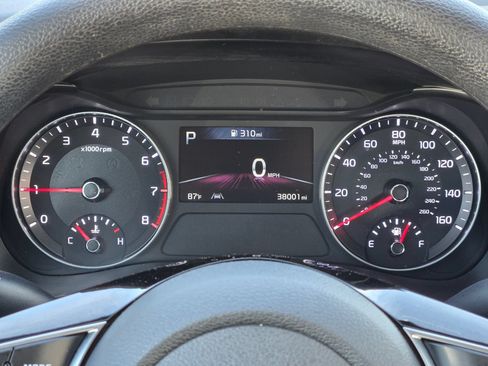 Used 2022 Kia Forte LXS FWD image 15