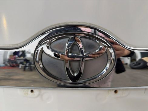 Used 2013 Toyota Camry XLE FWD image 42